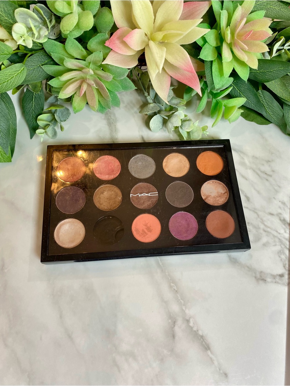 MAC Cosmetics Built From Scratch Customizable Pro Pallet & 1 Free Highlighter